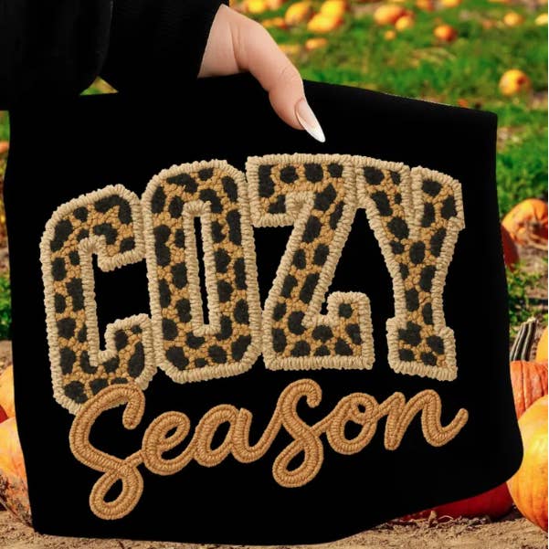 Knus seizoen t-shirt voor wholesale door Sunflower Designs