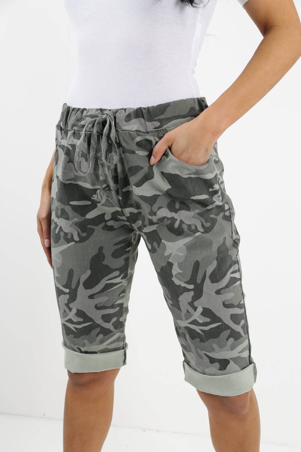 Miss Bold – wholesale Shorts – Women’s – Italian Camouflage Magic Chino Shorts125