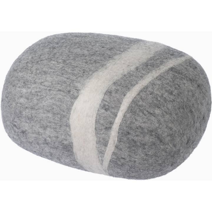 myfelt - Wholesale Pouf - Carl – Felt Pebble Light Gray 100% Wool3
