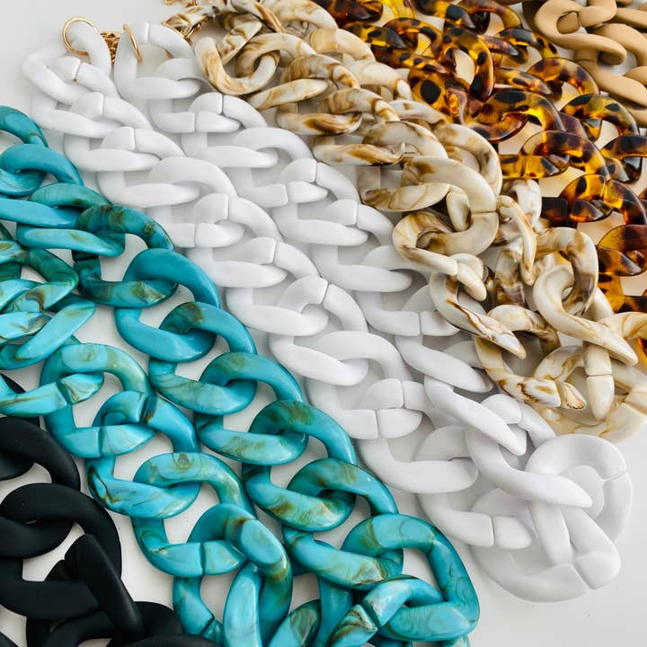 Tiny Gift Society - Wholesale Link & chain necklace - Chunky Chain Flat Link Necklace | Boho Acrylic Cuban Jewelry9