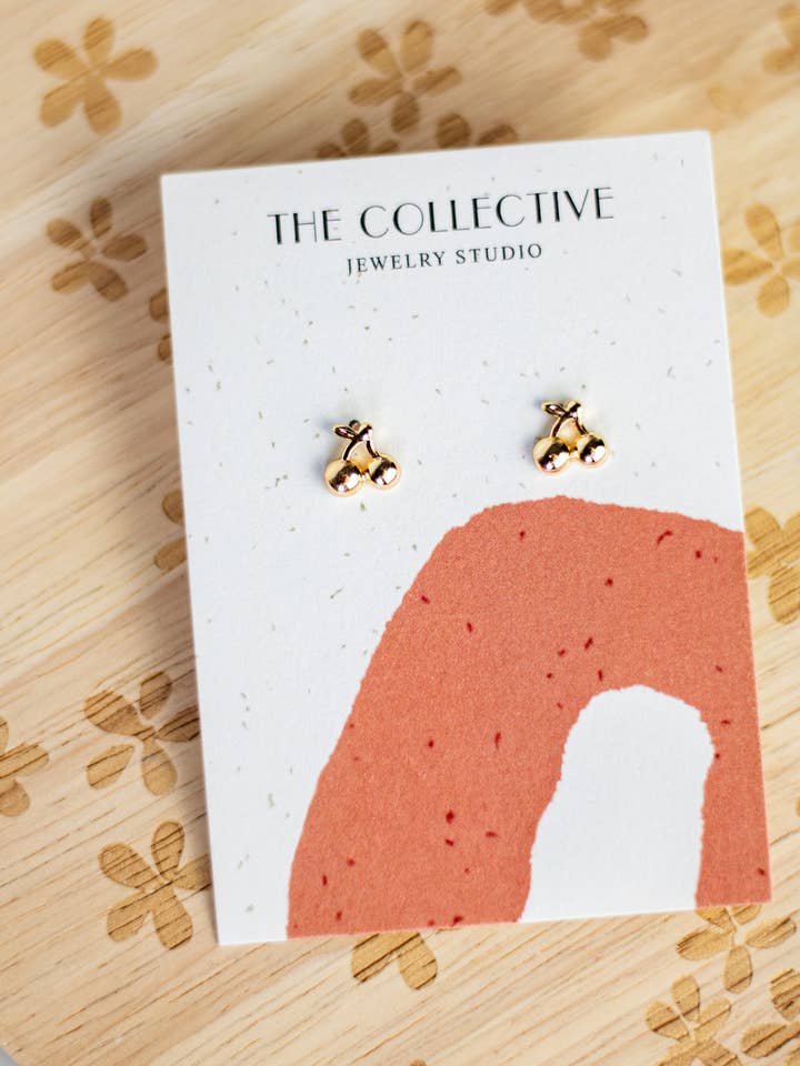 18K Cherry Studs for engroshandel hos EJ Collective Knox