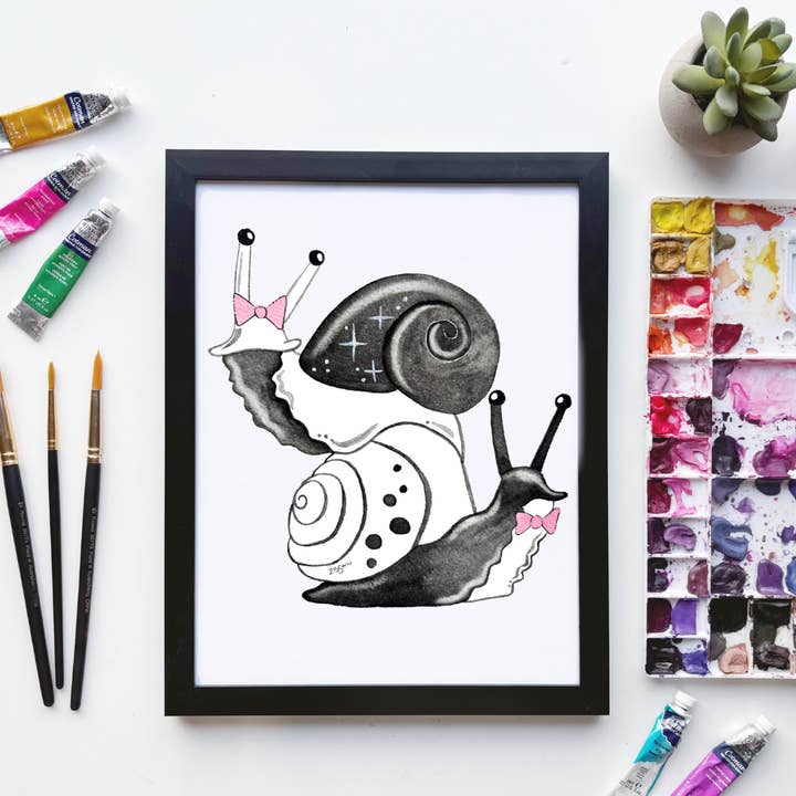 Impresión Acuarela de Pareja de Caracoles – Arte Romántico en Blanco y Negro para venta al por mayor de Owlfeathers Watercolor