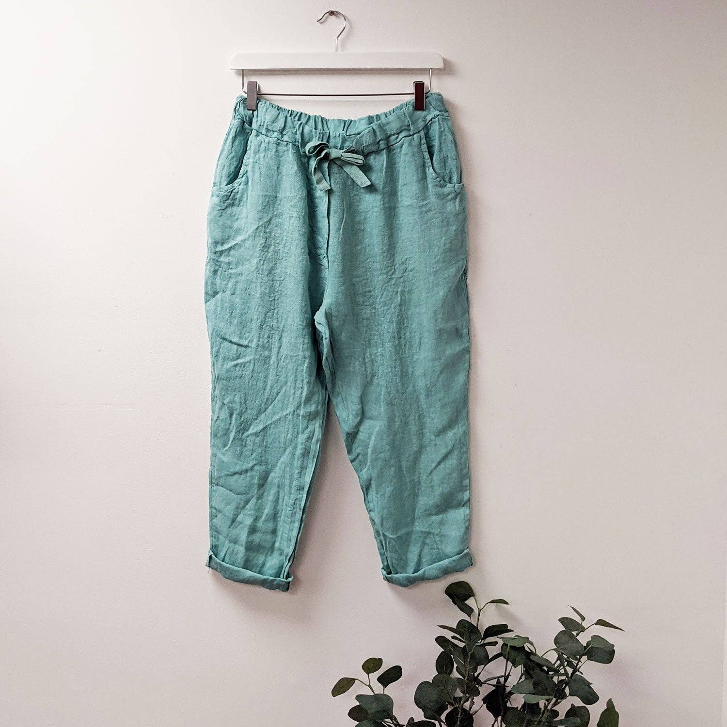 Tempest Designs – wholesale Pants – Women's – Classic linen trousers with front and back pockets1