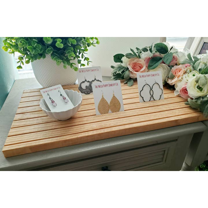 Présentoir à cartes pour bijoux - Grand pour la vente par The Wild Poppy Jewelry Co.