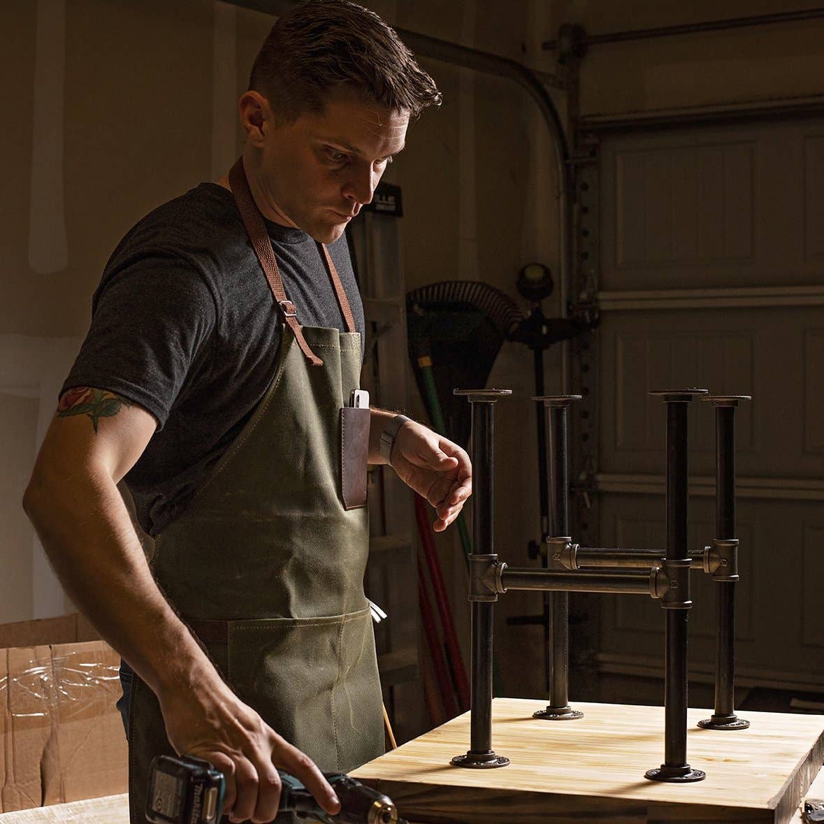 Clark & Taft Crafting Company – wholesale Apron – Waxed Canvas Apron5