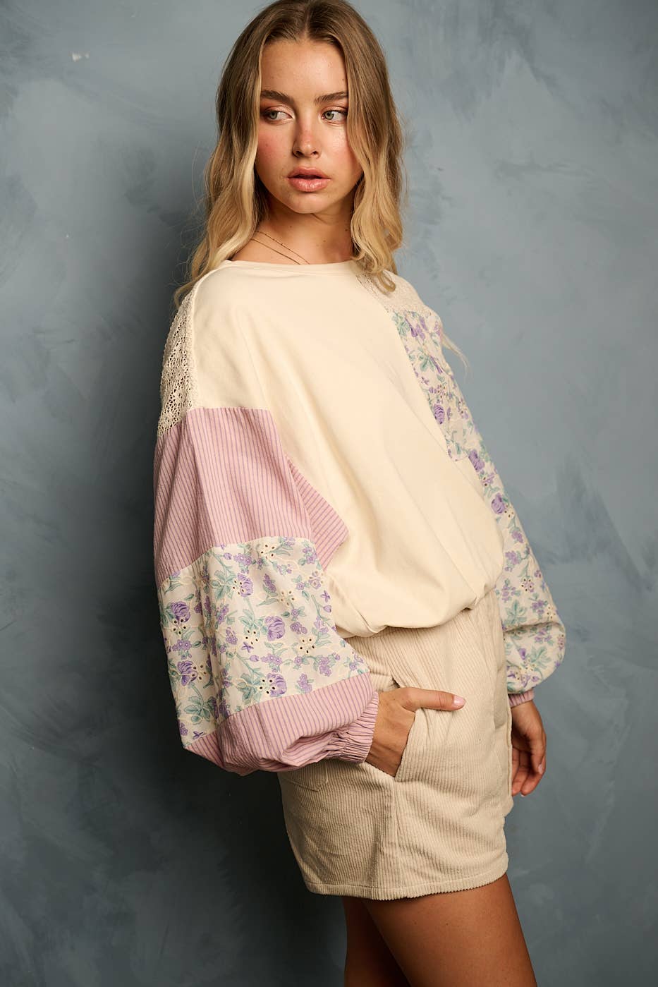 mittoshop - Wholesale Sweatshirt - Women's - FLORAL PRINT EYELET PATCHWORK BALLOON SLEEVE TOP1