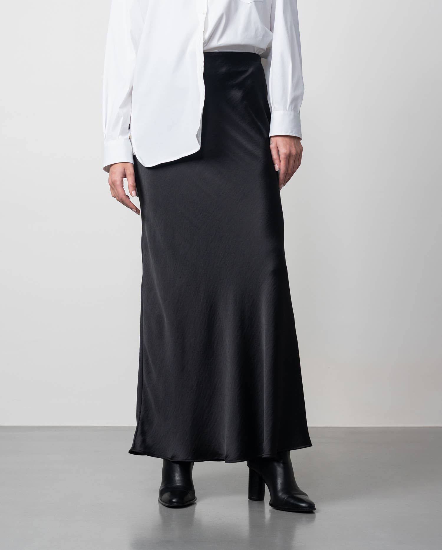 Etiem - Wholesale Skirt - Women's - Satin Midi Skirt10