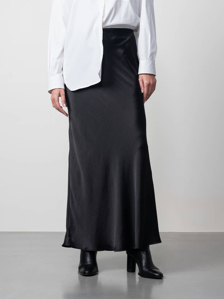 Etiem - Wholesale Skirt - Women's - Satin Midi Skirt10