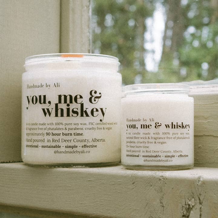 Toi, Moi & Whiskey | Bougie en Cire de Soja avec Mèche en Bois pour la vente par Handmade By Ali