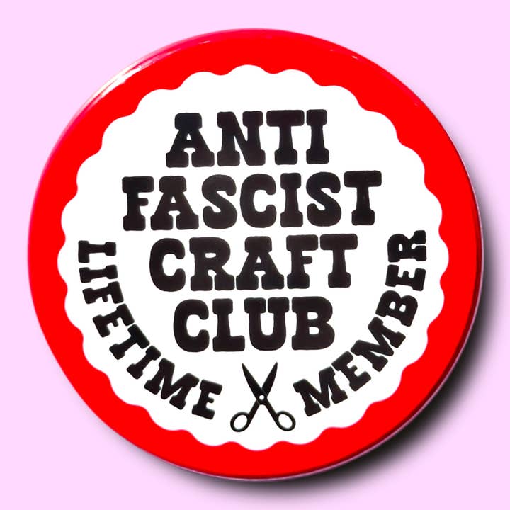 Club d'Artisanat Antifasciste (Bouton ou Aimant !) pour la vente par The Hissin' Kitten