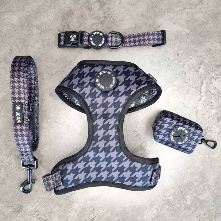 WOOF INC – Großhandel Haustiergeschirr – Hund – Verstellbares Hundegeschirr mit schwarzem Hahnentrittmuster5