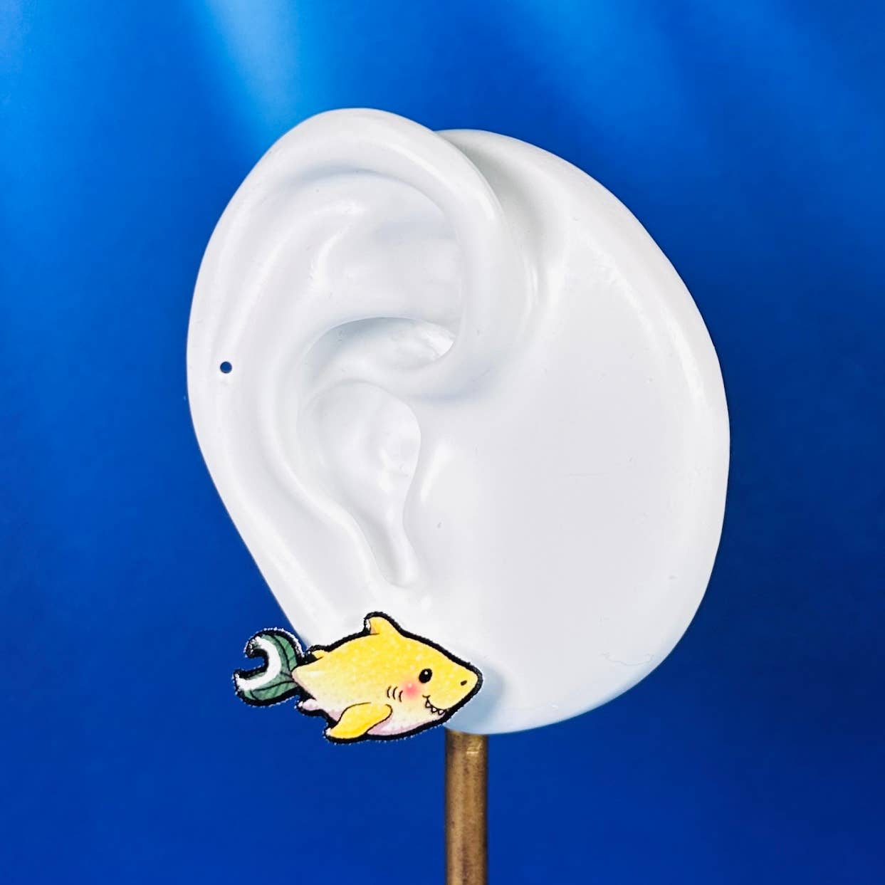 Sea Pixie Designs – Brincos de pino por atacado – Brincos de Tubarão-Limão Fofos, Costeiros e Leves2