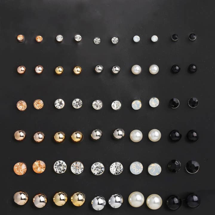 Conjunto de 30 Brincos de Tacha Banhados a Ouro 18K por atacado de Golden NYC Jewelry