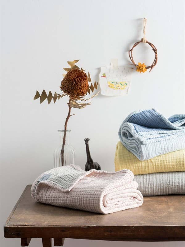 Couvre-lit enfant Koza pour la vente par DesignDEM