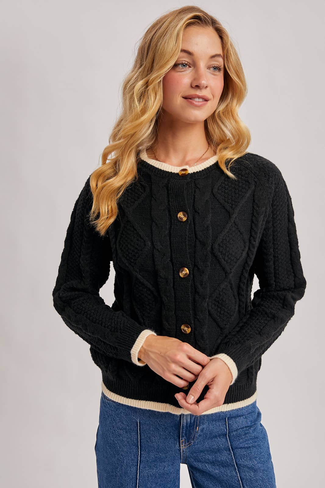 Bluivy - Vendita all'ingrosso Cardigan - Donna - CARDIGAN IN MAGLIA A TRECCE BUTTON DOWN16
