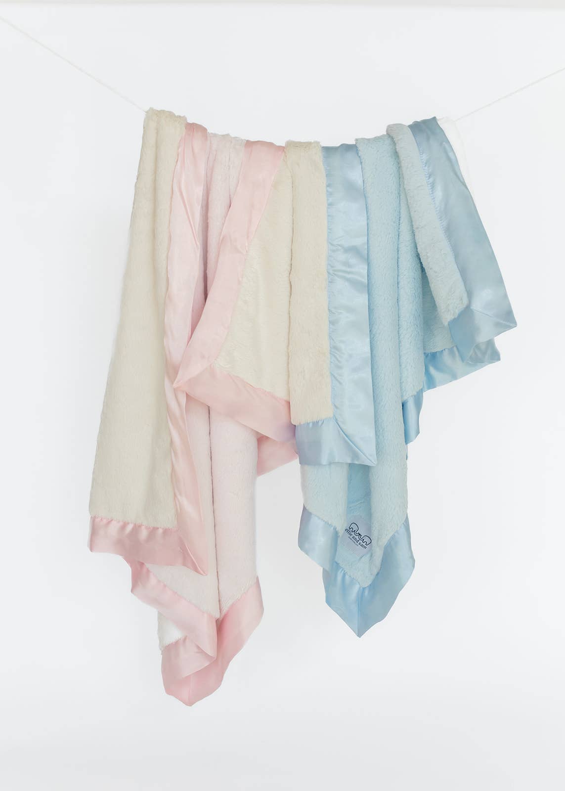 ellie and sam – wholesale Gosefilt - Baby – Lyxig Duo Satinbård Filt - Blå / Elfenben9