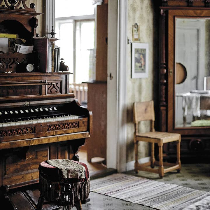 Cozy Publishing - Wholesale Home & Garden Book - Happy Homes - Hideaways8