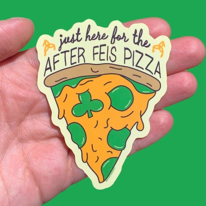 Lige her til After Feis Pizza-klistermærket for engroshandel hos Riff Raff & Rince