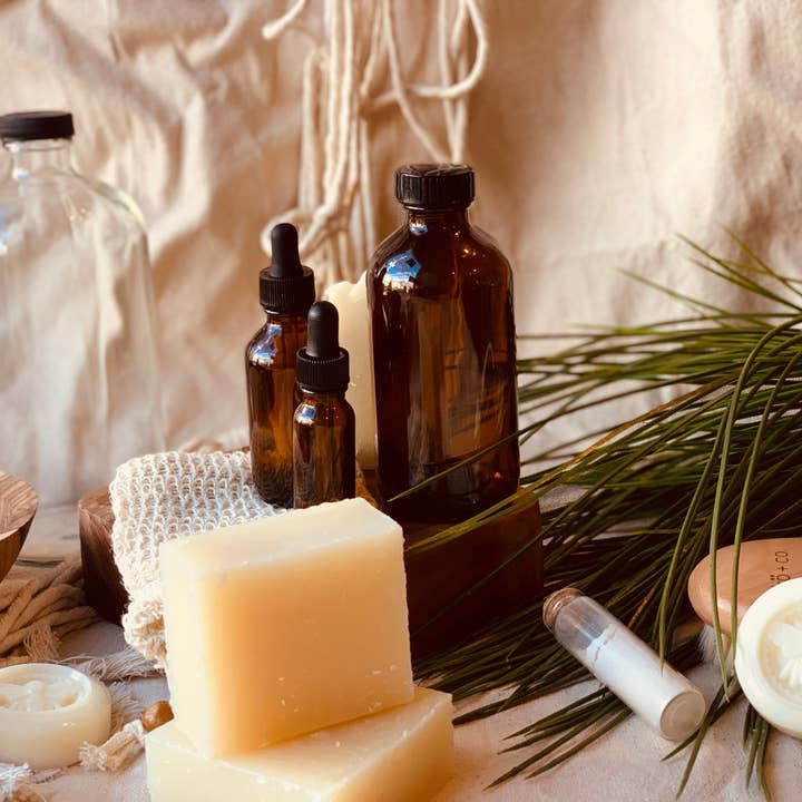 TOZA - Wholesale Essential oil holder - Boston Round Glass Amber Bottles2