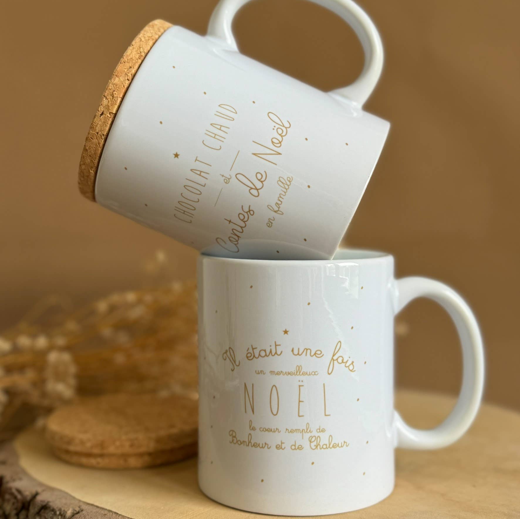 Marcel & Lily – wholesale Coffee mug – Mug "Hot Chocolate and Christmas Tales" with its lid1