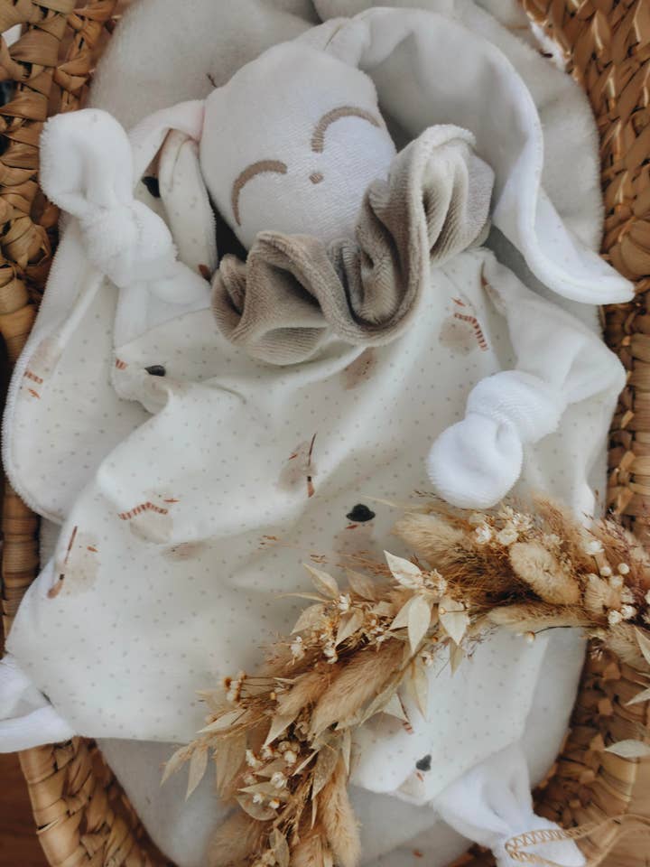 Velvet Lovey Chouchou - Snowman for wholesale by Louis & Jules Stambouli Conseil