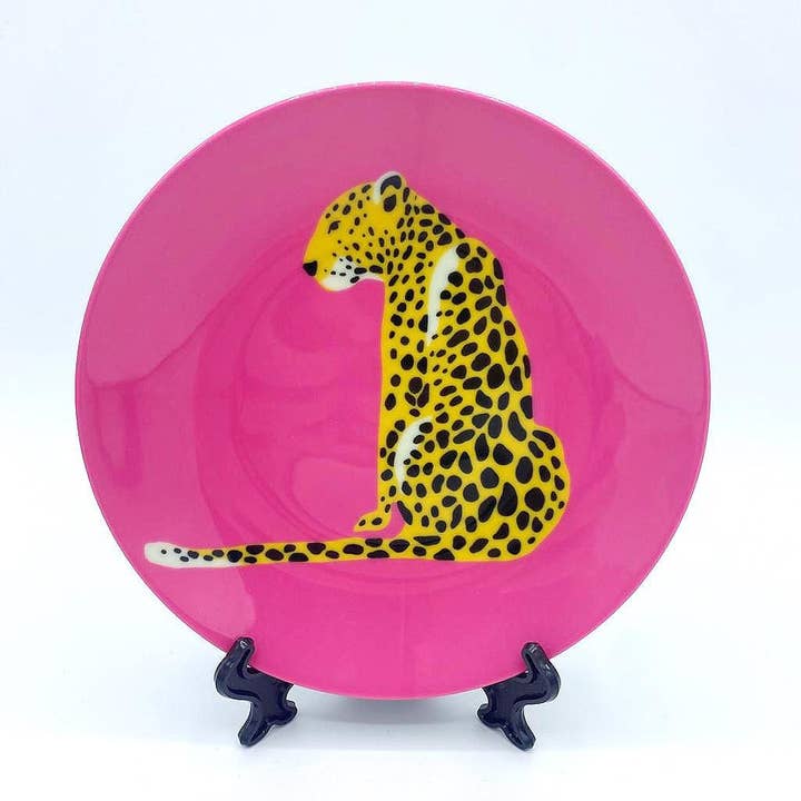ART WOW - Wholesale Decorative plate/dish/bowl - 6 Inch Plate, a Leopard Sits by Wallace Elizabeth