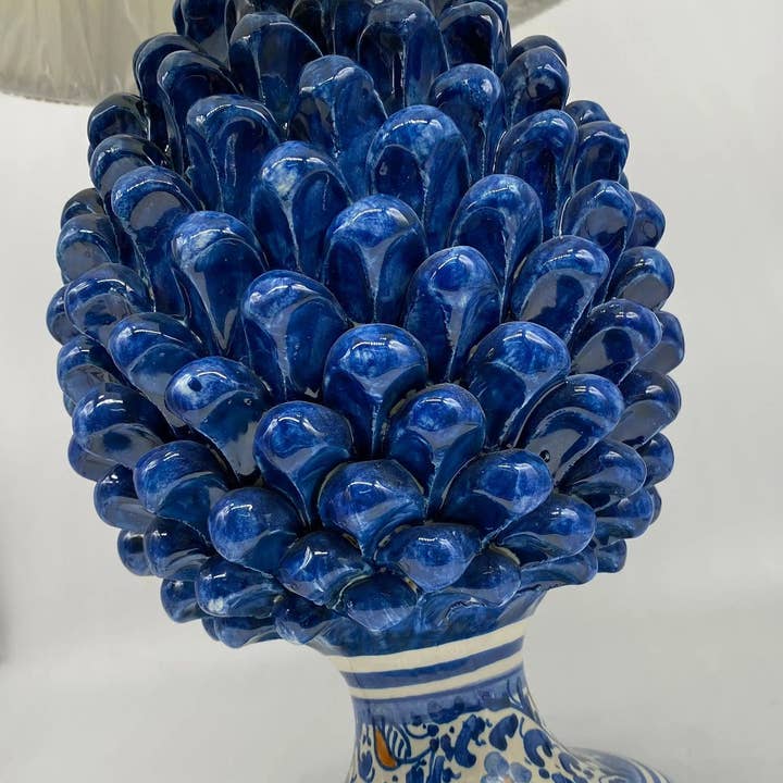 DD Ceramiche Siciliane - Wholesale Accent/Desk Lamp - Caltagirone Ceramic Pigna Lamp cm H.30 Handmade Antique Blue Decorated Base4