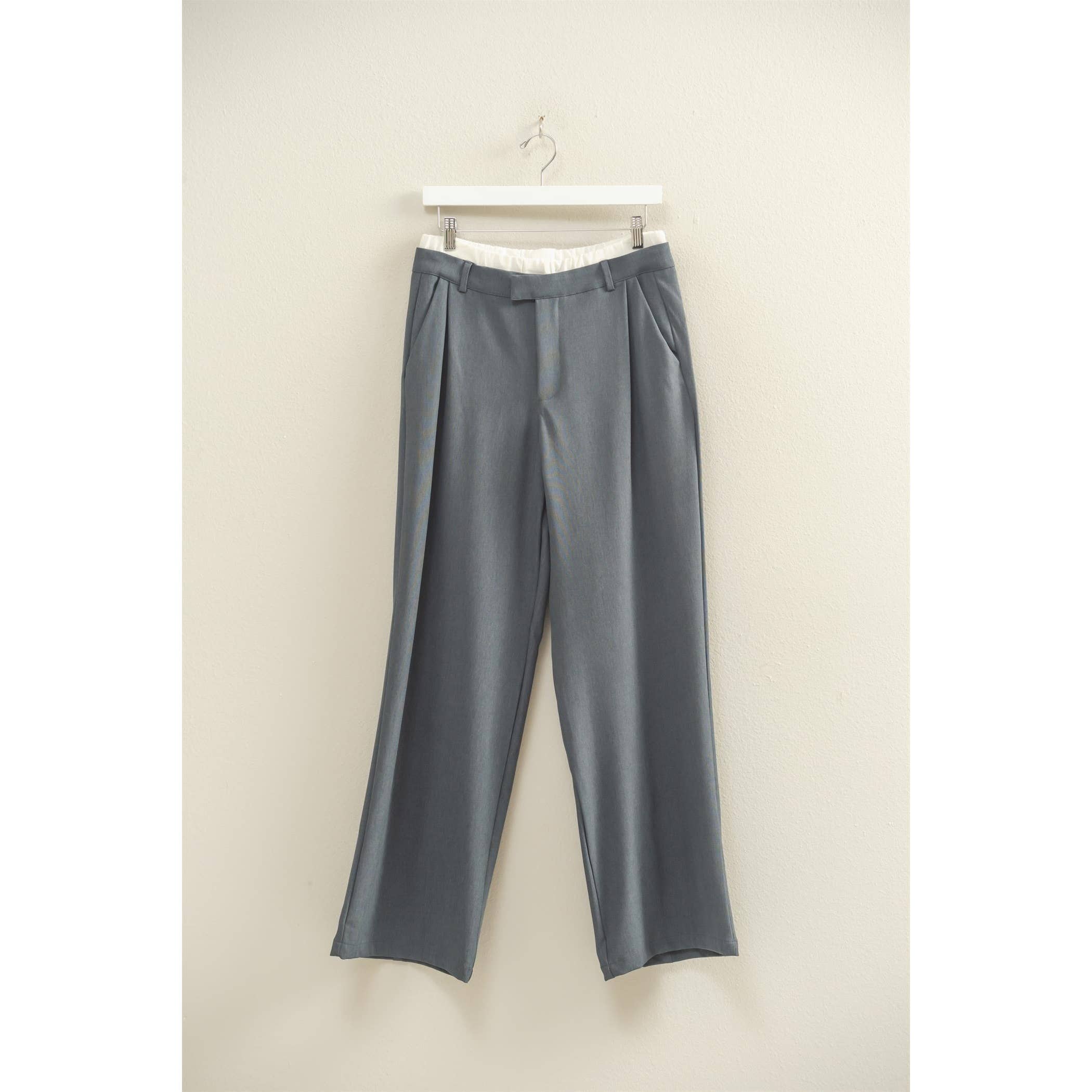 HYFVE – wholesale Byxor - Dam – Högmidjade byxor med veckdetaljer1