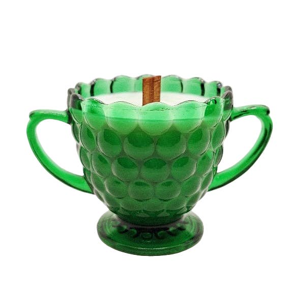 Candela in cera di soia con stoppino in legno Green Bubble di Anchor Hocking per la vendita all'ingrosso da parte di Beloved Bijou Adornments and Apothecary