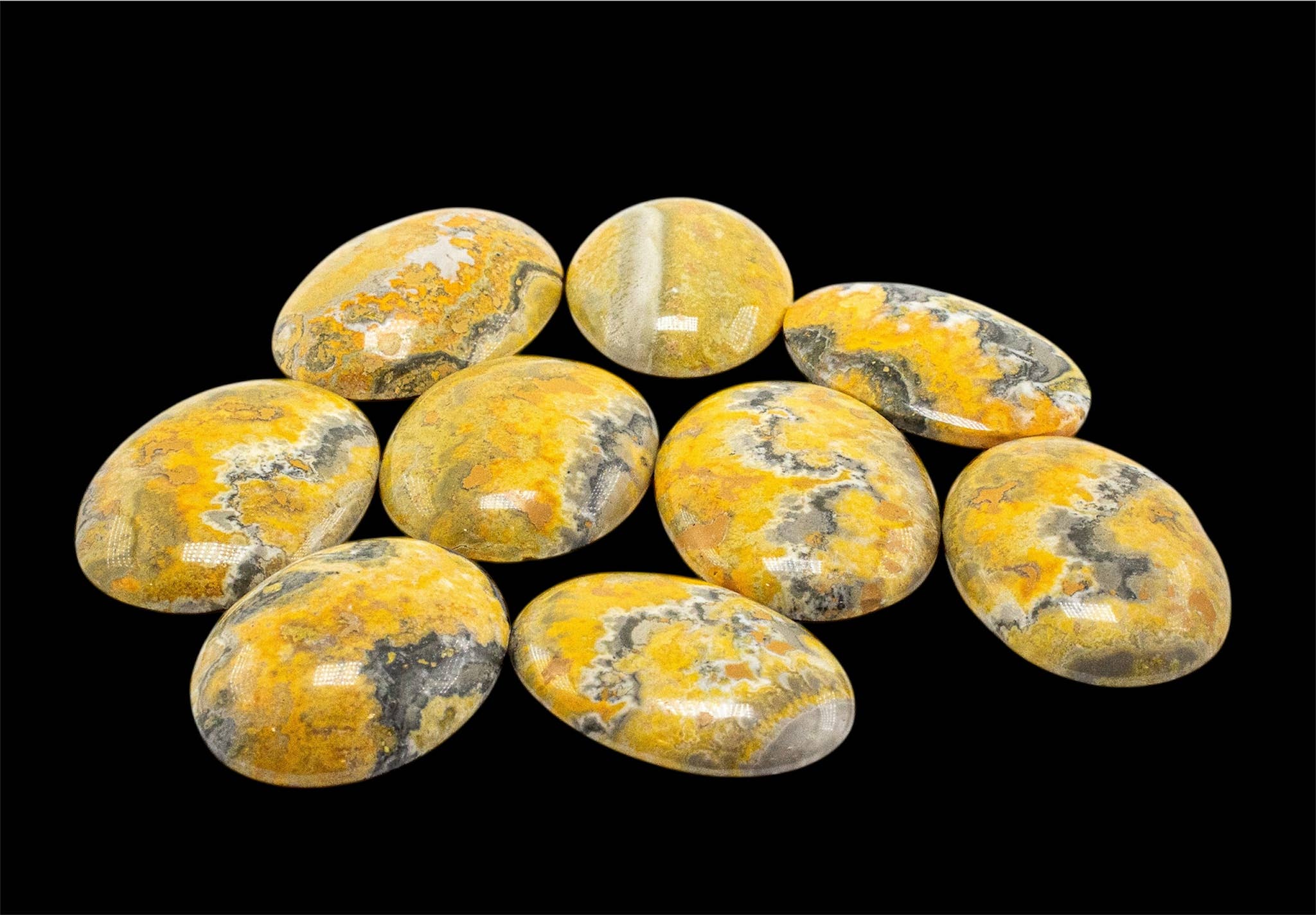 Quasar Gems USA – wholesale Konststenar – Humla Bee Jasper Cabochons1