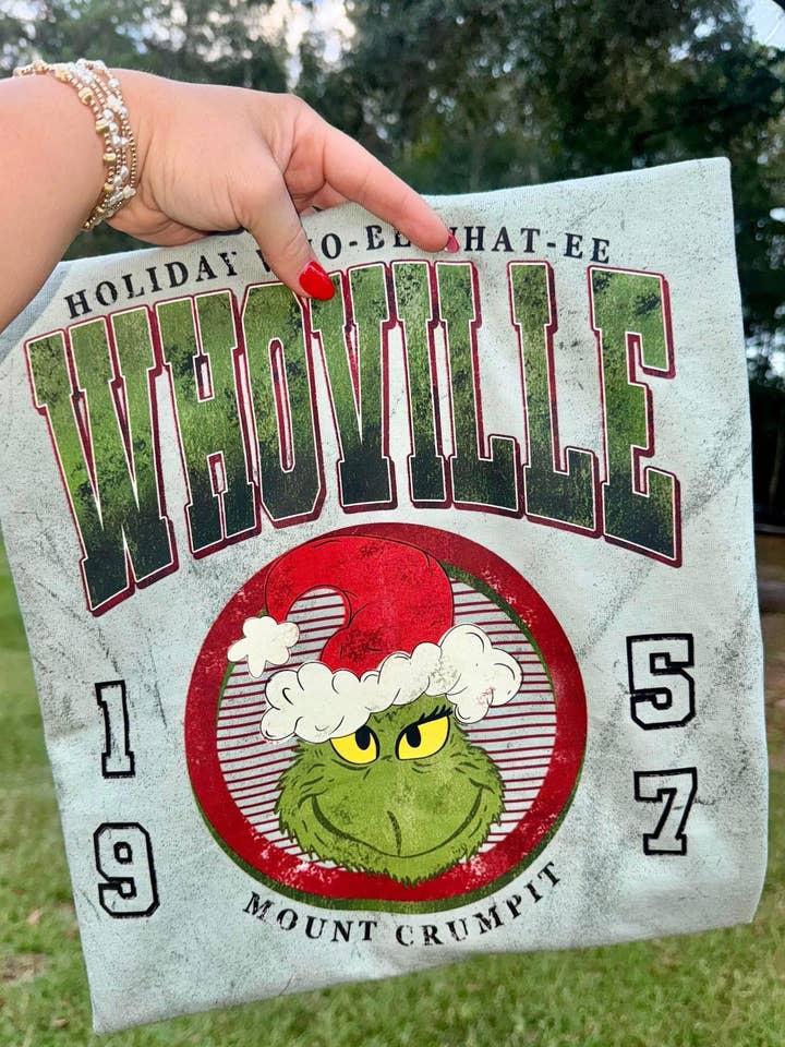 Front Porch Boutique – wholesale T-shirt (graphic) – women's – Mineral Wash Grinch Tee 0