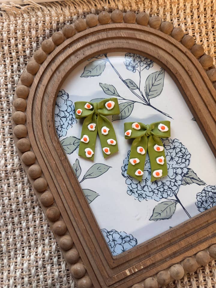 Pendientes de arcilla polimérica | Huevos fritos con la yema hacia arriba para venta al por mayor de Watch Me Bloom