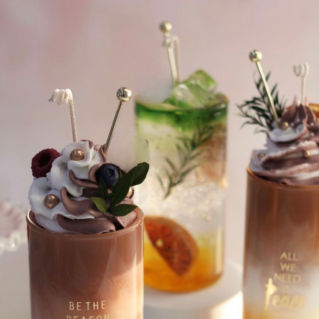 Pretty Hands – wholesale Novelty candle – Matcha Lemonade Cocktail Candle | Handmade Candle1