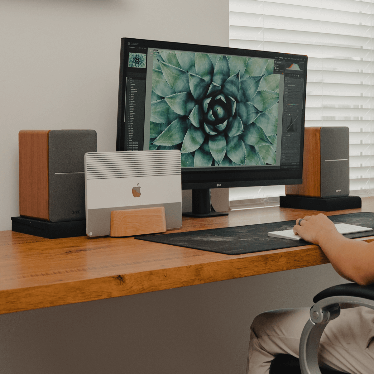 Coreminded - Wholesale Desk Riser - Laptop Stand1