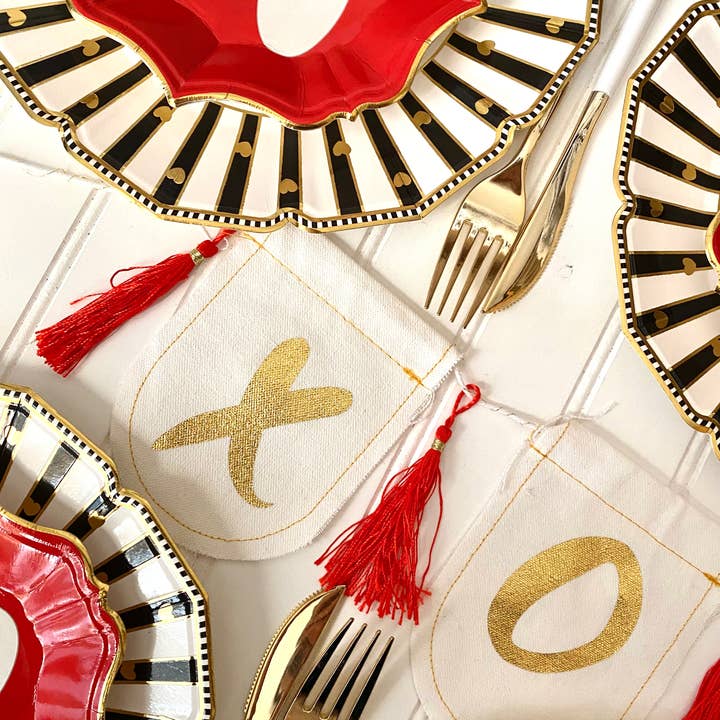 EID Creations - Wholesale Disposable Plate - 8 Love Dinner Plates6