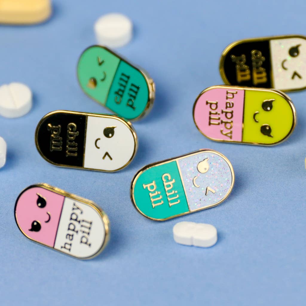 Studio Inktvis - Wholesale Lapel Pin/Button - Chill Pill pin mint glitter chill enamel pin pill nurse3