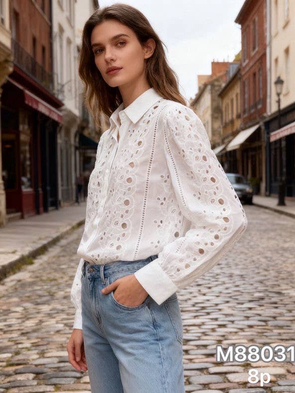 SKJORTE MED BRODEREDE DETALJER for engroshandel hos SWEET MAGIC MODA Y COMPLEMENTOS