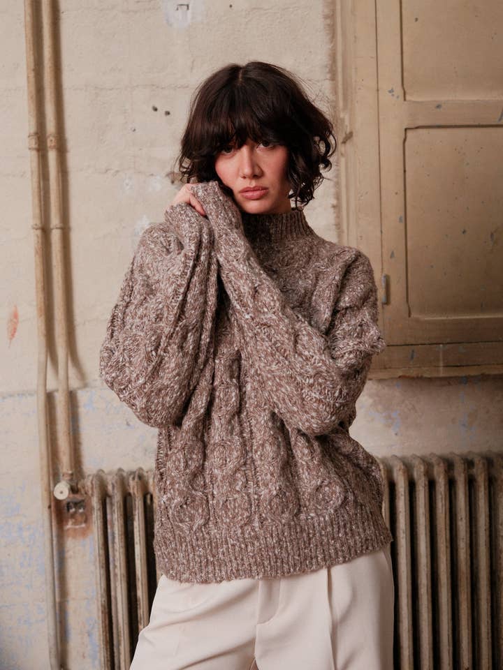 Pull ISRA 2704 pour la vente par GOLDEN LIVE PARIS