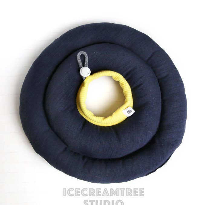 Col de récupération New Navy Soft Comfy Cone, hypoallergénique pour la vente par Icecreamtree Studio