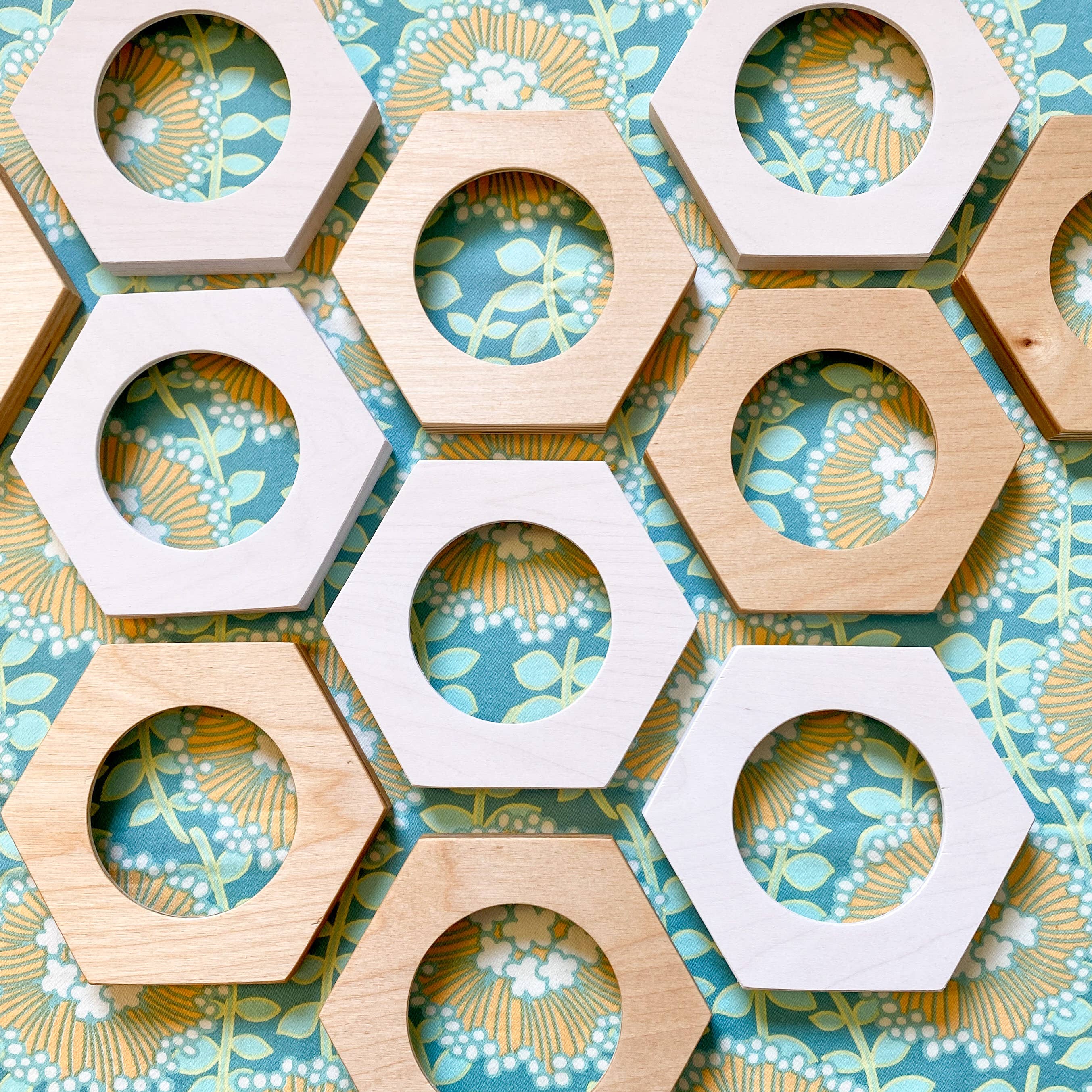 Modern Hoopla – Großhandel Kreuzstich-/Stickzubehör – HEXAGON Stickrahmen für 3" Rahmen1