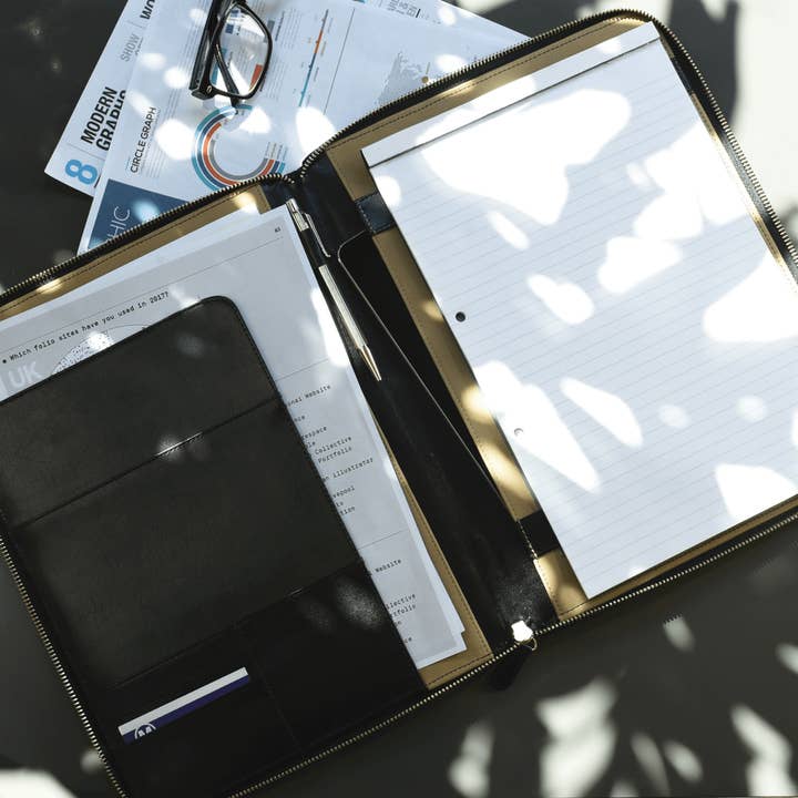 LC Designs Co Ltd - Wholesale Folders - Dulwich Designs Windsor Black Document Folder