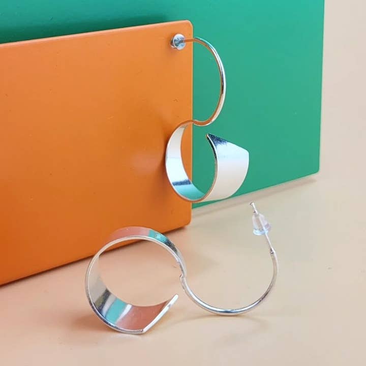 Boucle d'oreilles pour la vente par Will Sharp Jewellery