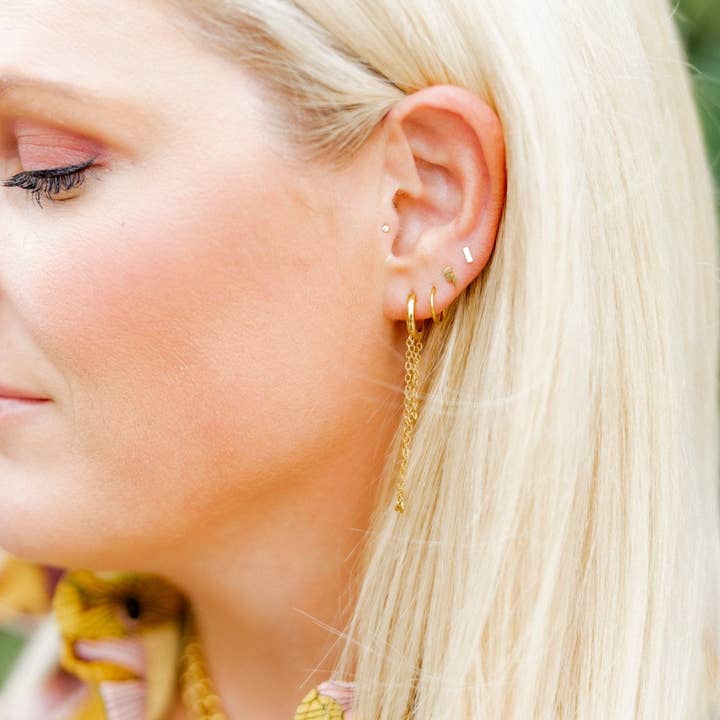 LINNY CO - Wholesale Stud/Post Earrings - Screwback Stud Earrings - Micro Lightening Bolt6