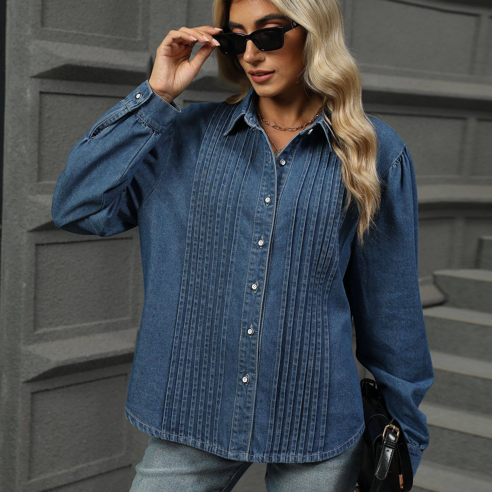 Blau Geknöpftes Langarmhemd aus gewaschenem Denim für den Großhandel auf Faire8