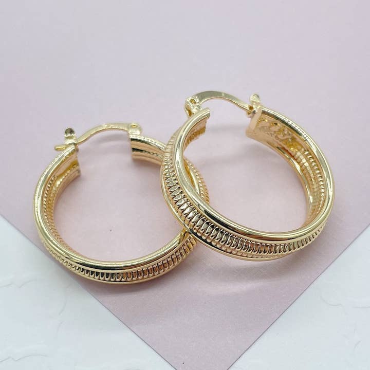18K GF Hoop Earrings Featuring Middle Detail Rugged for wholesale by Milie