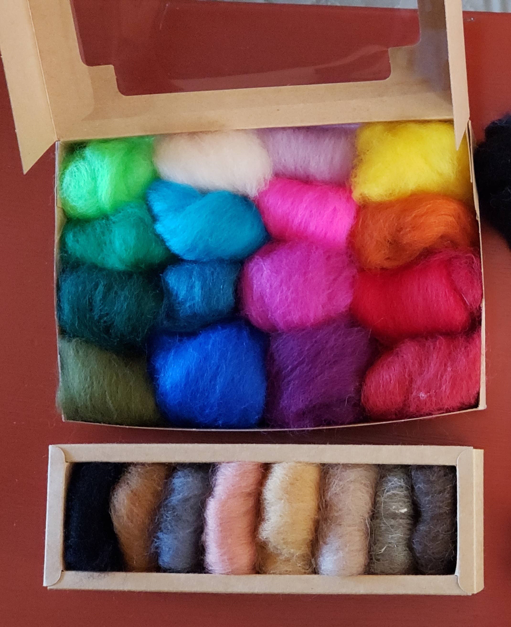 Wooliza Fiber Arts - Wholesale Craft Supplies - Large Size - Extra Wool Color Box- 16 Colors4
