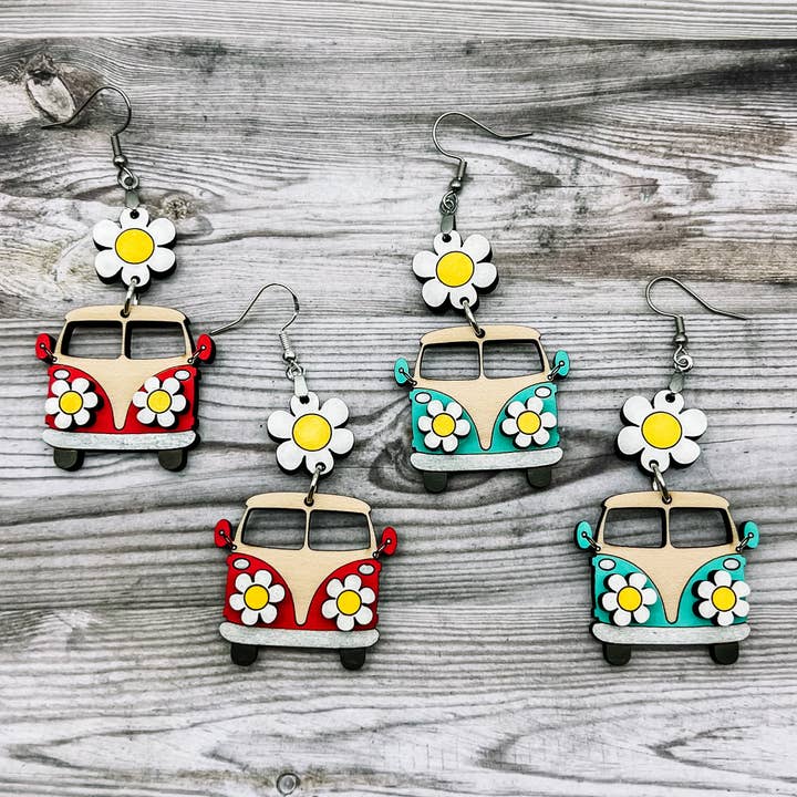 Pendentifs Hippie Bus (4 couleurs disponibles !) pour la vente par Born 2 Blossom Designs