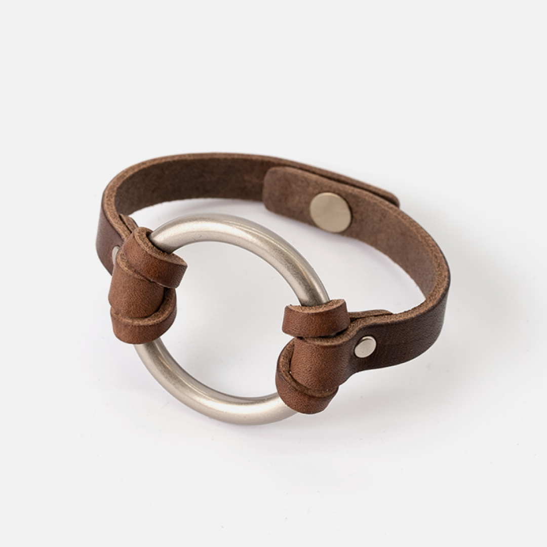 Range Leather Co. - Vente Bracelet jonc - Bracelet en cuir Chinati à anneau torique d'inspiration équestre4