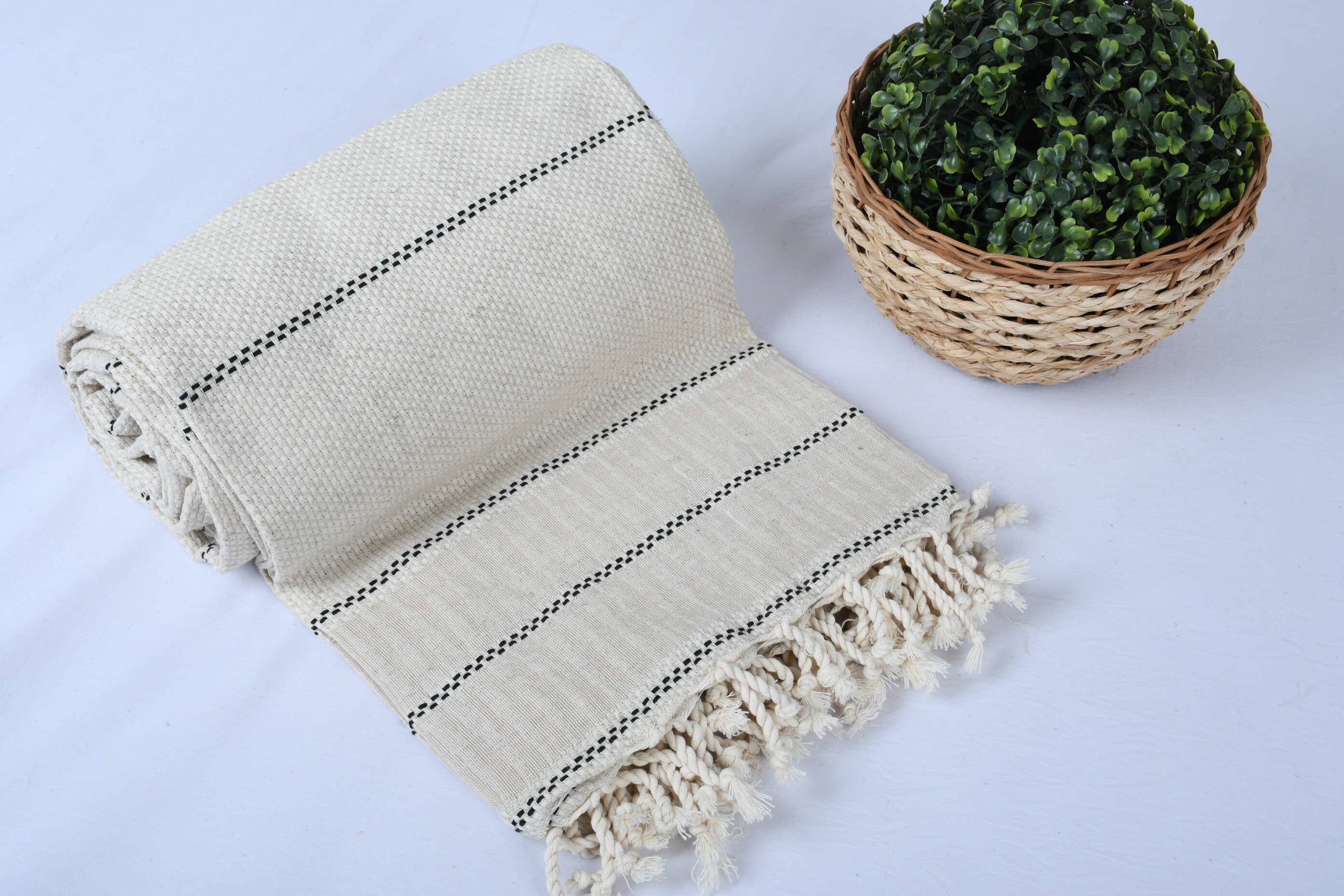 Organic Turkish Towels – wholesale Throw blanket – Wedding Gift Blankets, Elegant Light Beige Striped Throw3