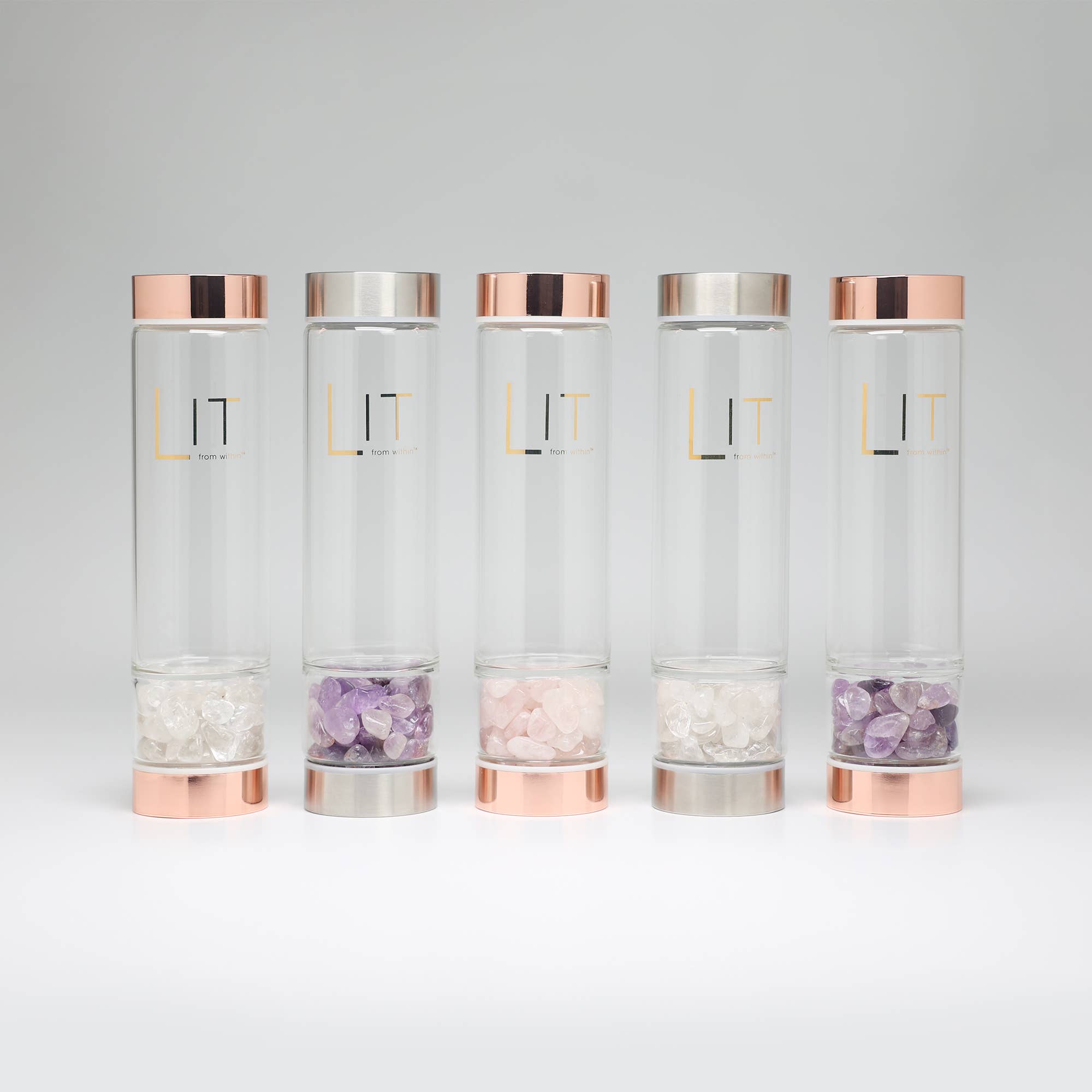 LIT From Within - Vendita all'ingrosso Borracce - Bottiglia d'acqua in vetro infusa con cristallo e dettagli rosa oro - Ametista2